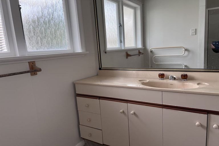 Photo of property in 112 Main Road, Tawa, Wellington, 5028