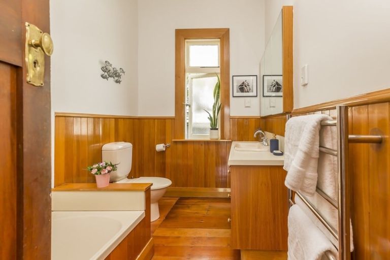 Photo of property in 23 Ferry Street, Seatoun, Wellington, 6022