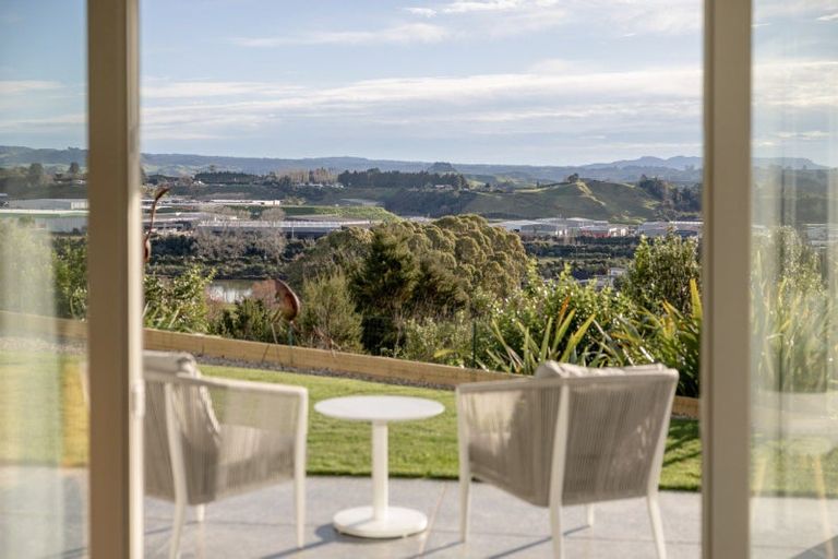 Photo of property in 40 Broadwater Close, Pyes Pa, Tauranga, 3112