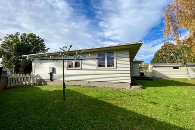 Photo of property in 6 Perth Place, Awapuni, Palmerston North, 4412