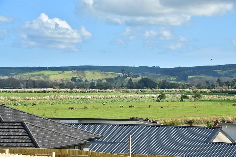 Photo of property in 16 Taupata Lane, Helensville, 0800