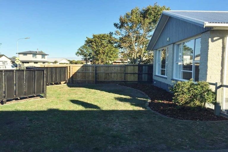 Photo of property in 19 Lamorna Road, Parklands, Christchurch, 8083
