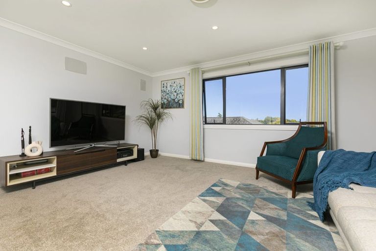 Photo of property in 7 Sir Lincoln Drive, Kumeu, 0810