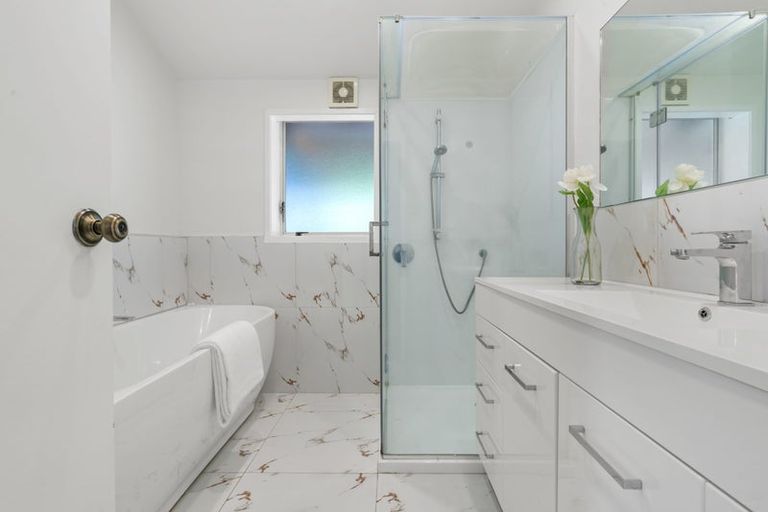 Photo of property in 26 Eugenia Rise, Totara Heights, Auckland, 2105
