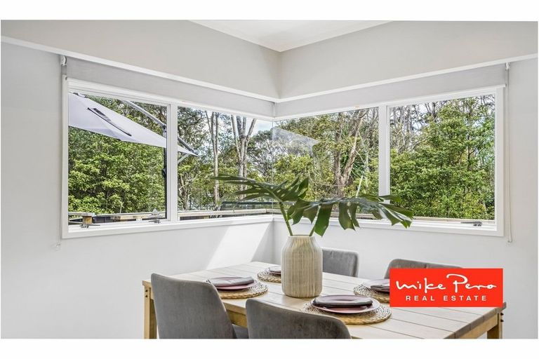 Photo of property in 2/33 Konini Road, Titirangi, Auckland, 0604