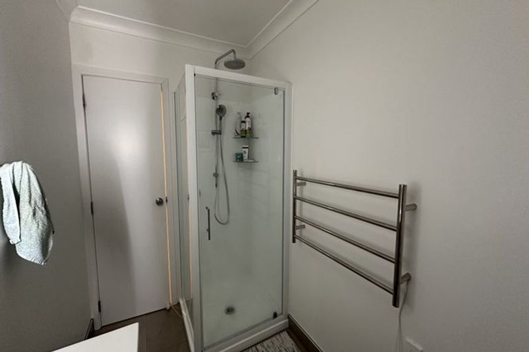 Photo of property in 2/111 Eskdale Road, Birkdale, Auckland, 0626