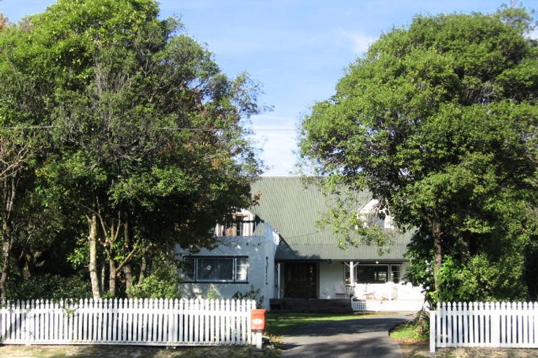 Photo of property in 10 Kairimu Street, Stokes Valley, Lower Hutt, 5019