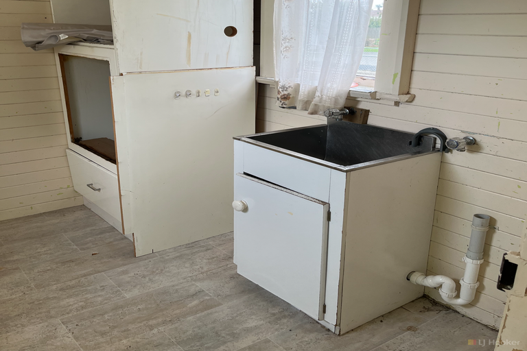 Photo of property in 6-6a Timaru Road, Waimate, 7924