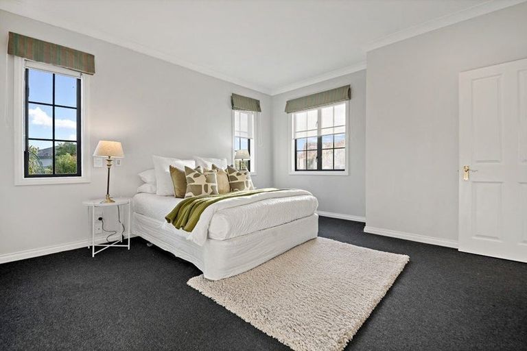 Photo of property in 3 Onemana Way, Te Atatu Peninsula, Auckland, 0610