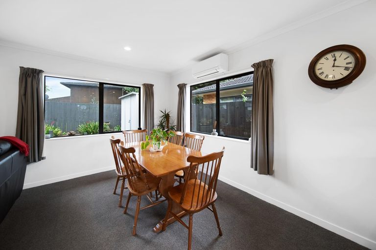 Photo of property in 17a Callis Avenue, Opaheke, Papakura, 2113