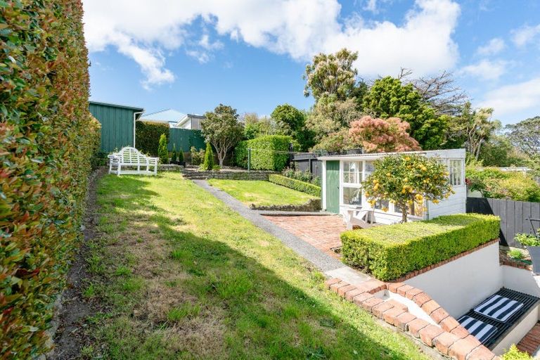 Photo of property in 33 Grove Road, Kelburn, Wellington, 6012
