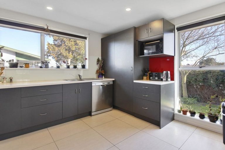 Photo of property in 2 Bayswater Crescent, Bromley, Christchurch, 8062
