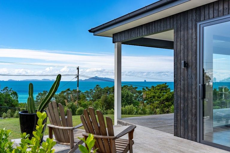 Photo of property in 10 Solar Way, Langs Beach, 0582
