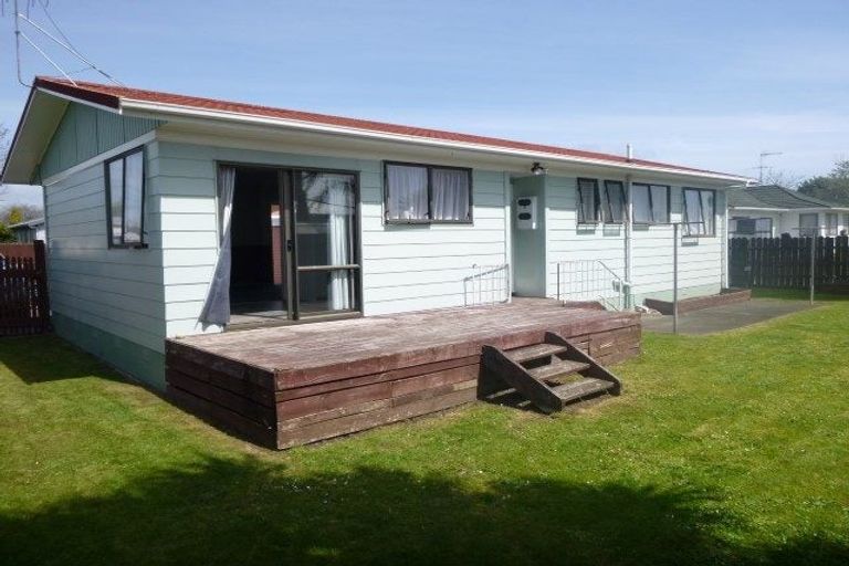 Photo of property in 2/24 Station Road, Takanini, 2112