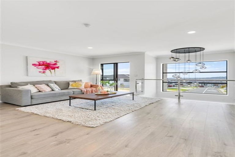 Photo of property in 29 Elevation Street, Flat Bush, Auckland, 2019