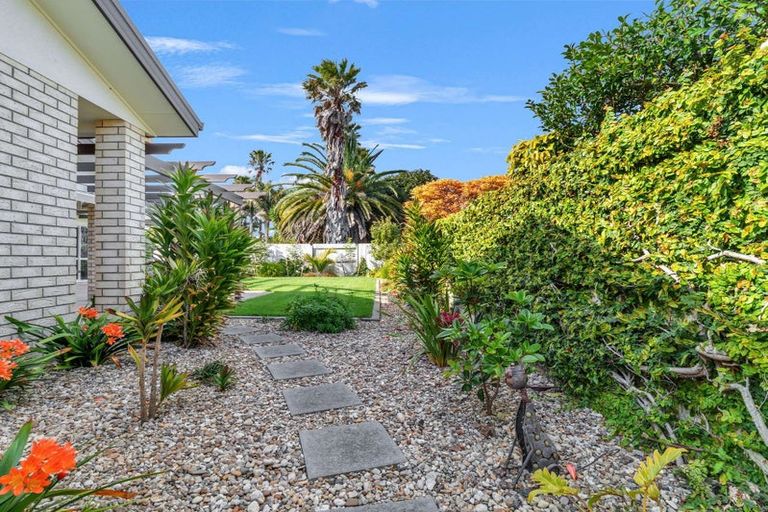 Photo of property in 21 Beachwater Drive, Papamoa Beach, Papamoa, 3118