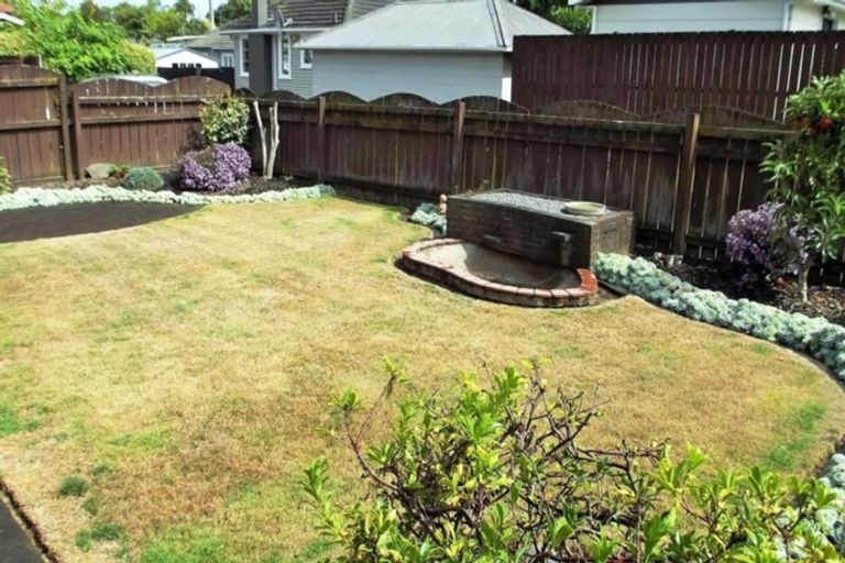 Photo of property in 2/64 Marne Road, Papakura, 2110