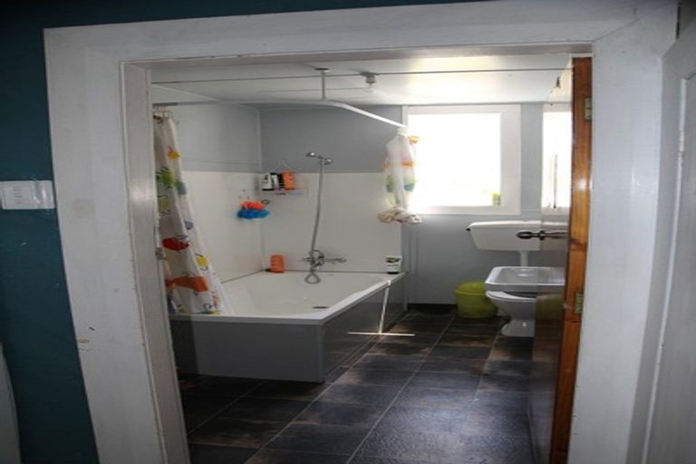 Photo of property in 31 Brougham Street, Westport, 7825