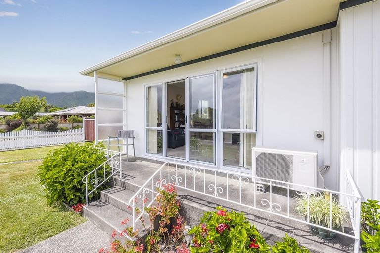 Photo of property in 20 Matai Street, Waikanae, 5036