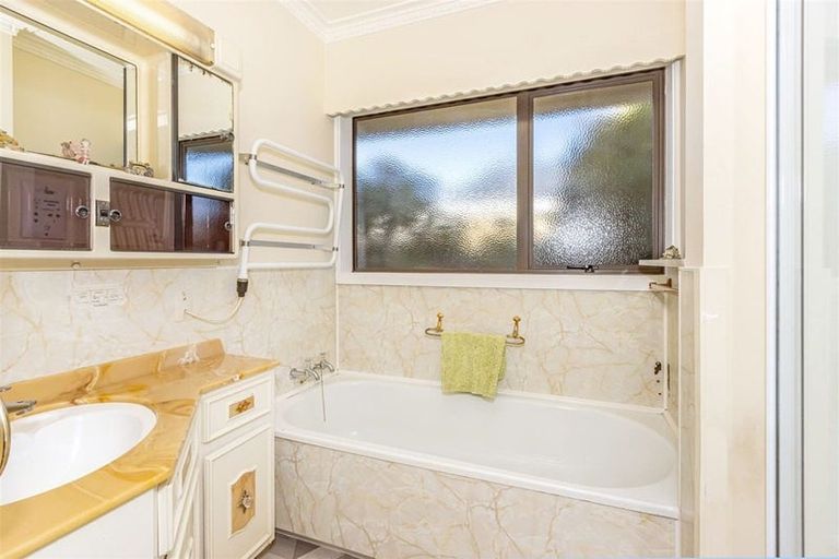 Photo of property in 23 Oriana Crescent, Hornby, Christchurch, 8042