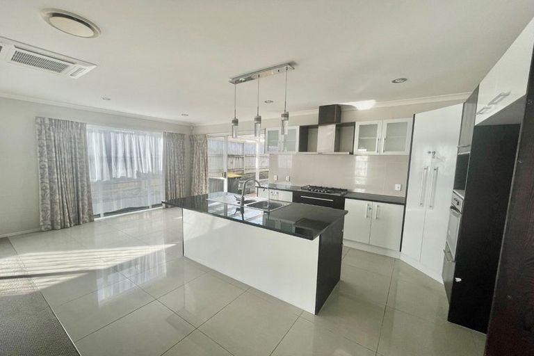 Photo of property in 7 Dromoland Drive, Flat Bush, Auckland, 2019