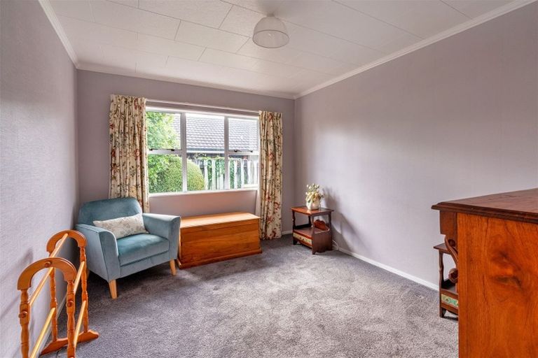 Photo of property in 16 Easton Way, Levin, 5510