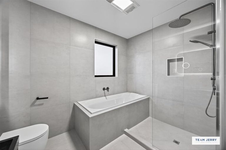 Photo of property in 27 Jandell Crescent, Bucklands Beach, Auckland, 2014
