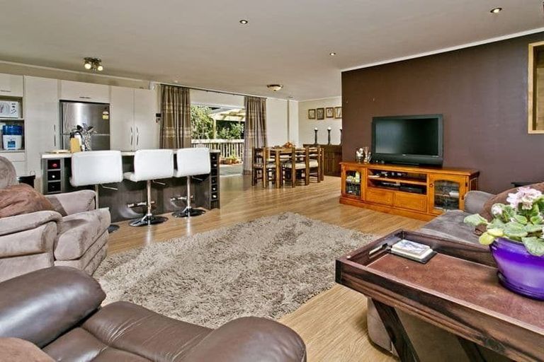 Photo of property in 130 Manuka Road, Bayview, Auckland, 0629