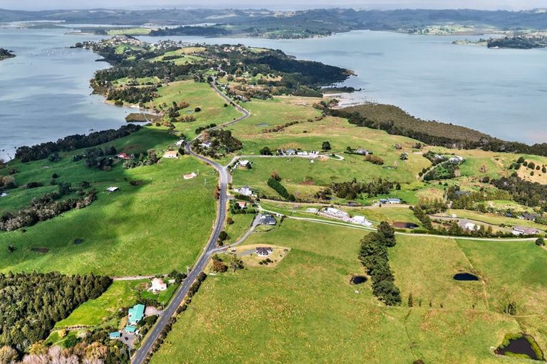 Photo of property in 667 Pahi Road, Pahi, Paparoa, 0571