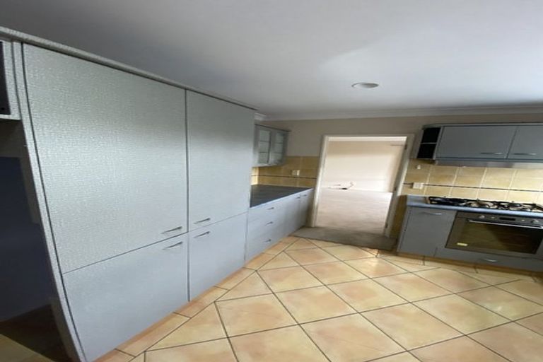 Photo of property in 10 Mullagh Place, East Tamaki Heights, Auckland, 2016