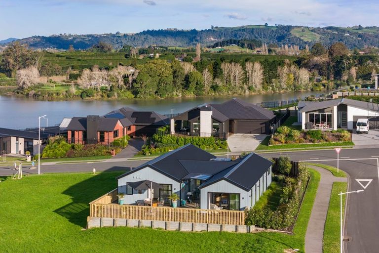 Photo of property in 37 Ridge Drive, Omokoroa, 3114