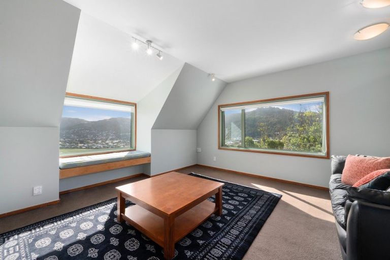 Photo of property in 5 Indira Place, Khandallah, Wellington, 6035