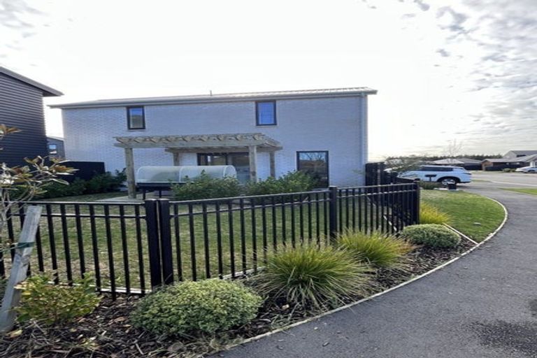 Photo of property in 38 Miromiro Street, Broomfield, Christchurch, 8042