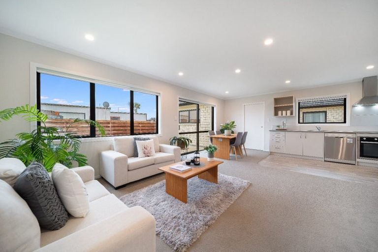 Photo of property in 2/9 Heath Street, Saint Andrews, Hamilton, 3200
