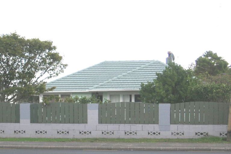 Photo of property in 138 Rathgar Road, Henderson, Auckland, 0610