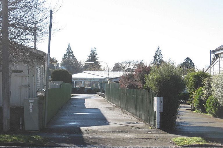 Photo of property in 2/510 Saint Aubyn, Hastings, 4122