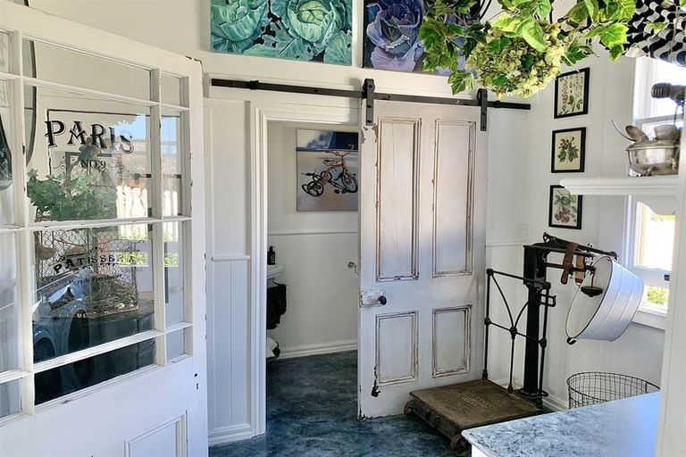 Photo of property in 22 Domain Road, Waipawa, 4210