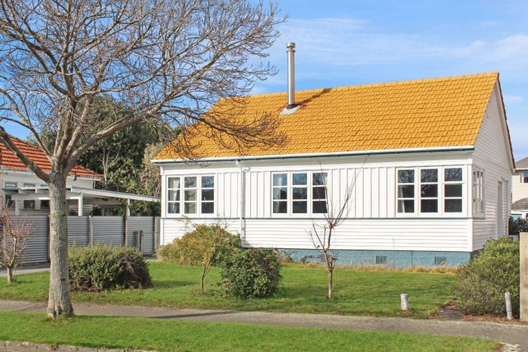 Photo of property in 64 Manson Street, Terrace End, Palmerston North, 4410