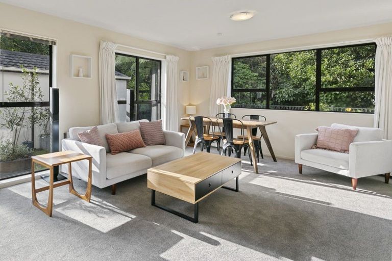 Photo of property in 75u2 Delhi Crescent, Khandallah, Wellington, 6035