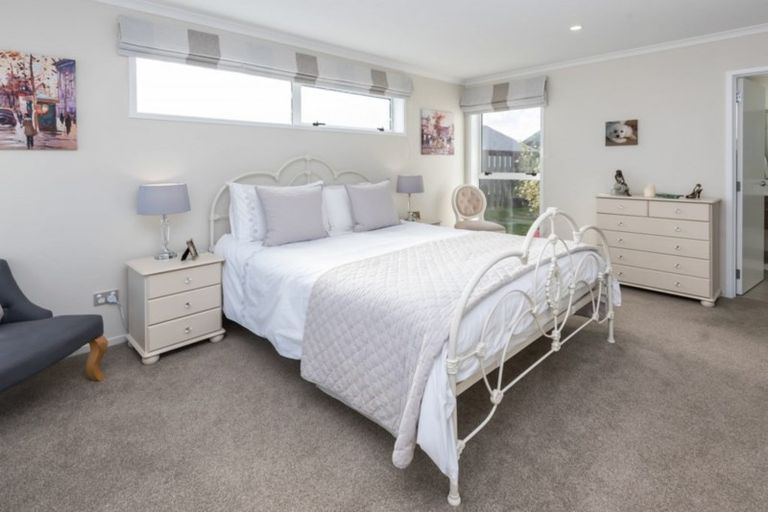 Photo of property in 8 Ridge View Crescent, Pukekohe, 2120