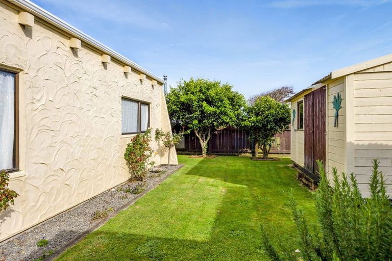 Photo of property in 15 Kowhai Street, Hawera, 4610