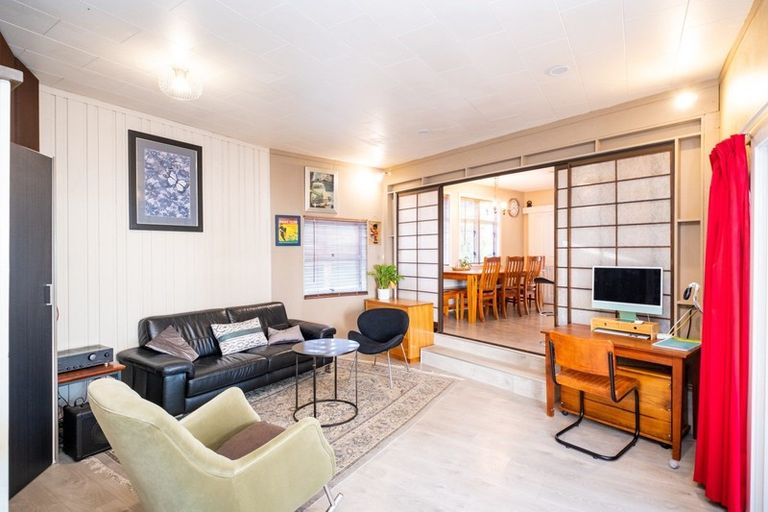 Photo of property in 2 Jarvis Place, Taradale, Napier, 4112