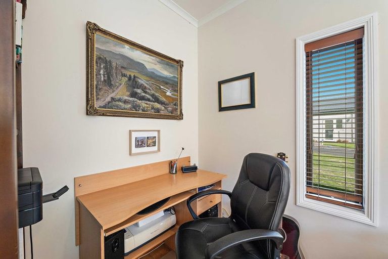 Photo of property in 2 Iwanui Close, Waitara, 4320