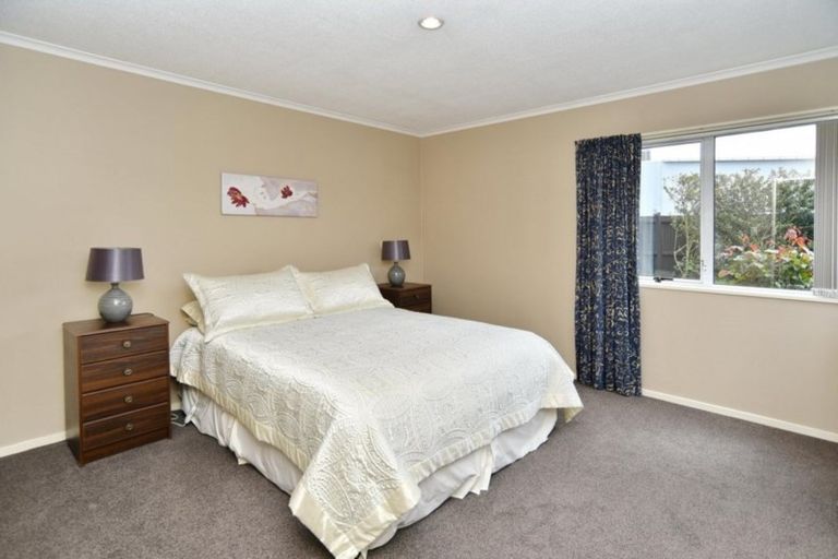 Photo of property in 9 Phoenix Lane, Northcote, Christchurch, 8052
