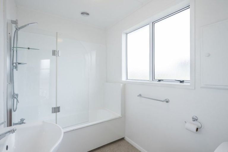 Photo of property in 31 Moana Road, Paraparaumu, 5032