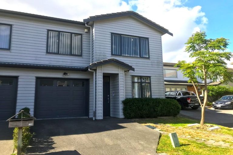Photo of property in 8 Bushpark Place, Flat Bush, Auckland, 2016