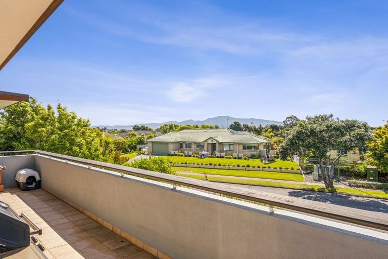 Photo of property in 8 Millennium Hill, Paraparaumu, 5032