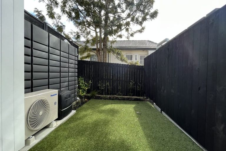 Photo of property in 3/3 Fairdale Place, Birkdale, Auckland, 0626