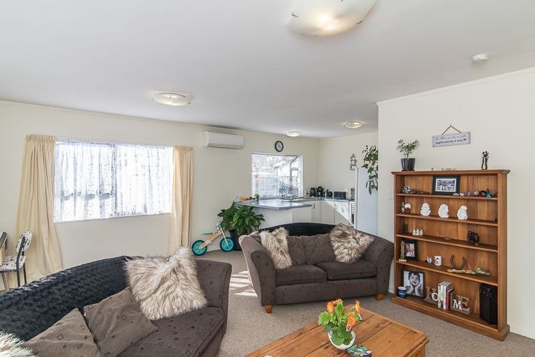 Photo of property in 71b Raumati Road, Raumati Beach, Paraparaumu, 5032