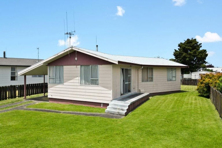 Photo of property in 17 Enfield Street, Nawton, Hamilton, 3200